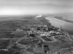 350px-Hanford_N_Reactor_adjusted